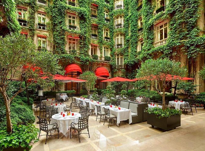 Luxusné hotely vo Francúzsku Plaza Athenee Exteriér