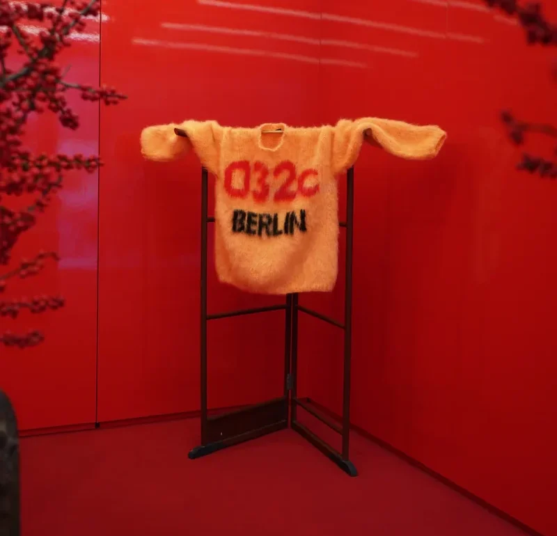 032c Čo je to za značka a prečo spôsobuje toľko rozruchu