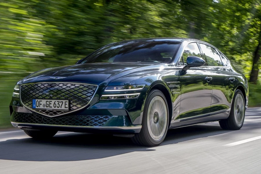 Luxusový elektromobil