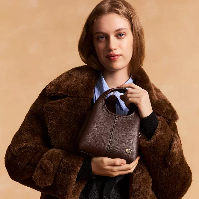 Je Coach luxusná značka – ako ju naozaj klasifikovať?